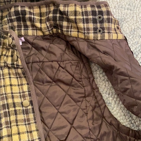 ♻️ Plaid Yellow and Brown Sashimi Vest - Picture 3 of 5